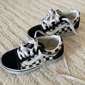 VANS Youth Old Skool shoes size 11C black/white